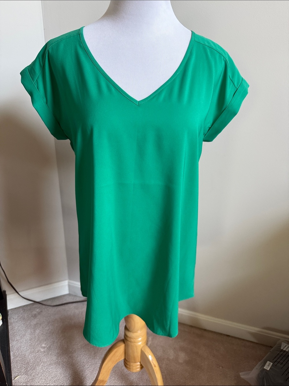 V-Neck Short Sleeve Blouse in Emerald Green